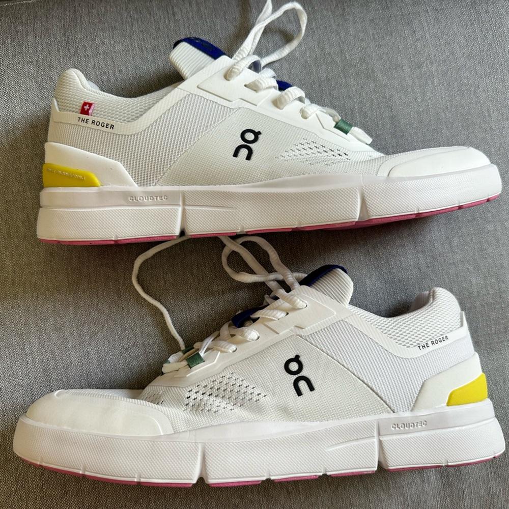 the On™ The ROGER Spin sneakers
Round toe design.